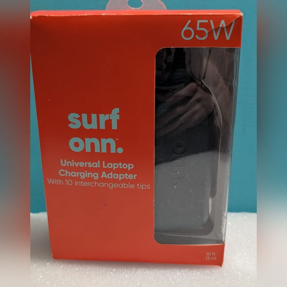 NWT Surf Onn. Universal Laptop Charging Adapter 65W, 10 Tips